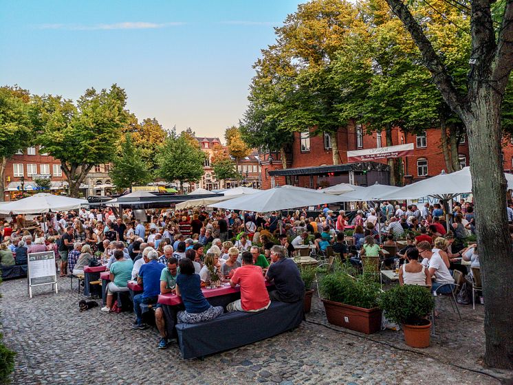 Weinfest in der Burger Altstadt