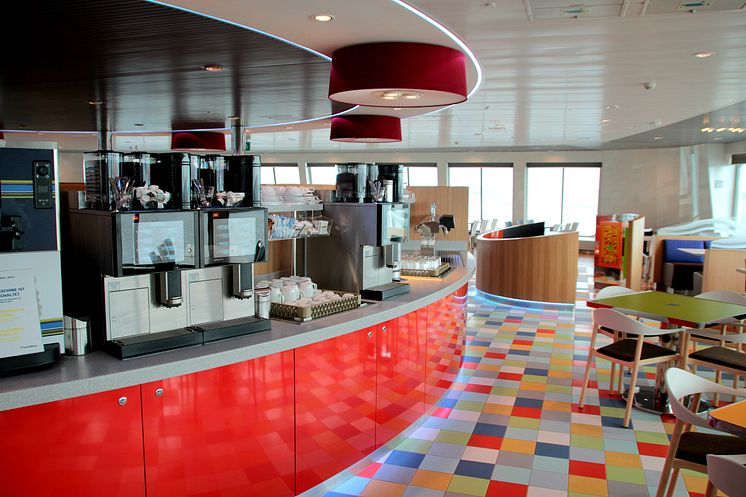 Das Restaurant an Bord von Scandlines' neuer Hybridfähre "Berlin"