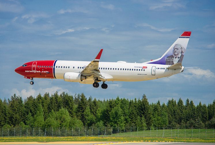 Norwegian aircraft landing