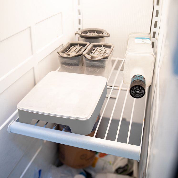 22015-201_Bottle-Ice-Molds_Oyster-Gray_IN-FREEZER.jpg