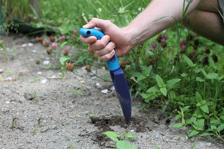 Ergonomisk-planteringsspade-smartasaker.JPG