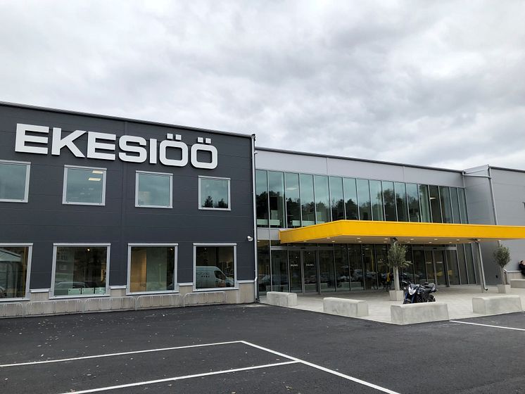 Ekesiöö, som ingår i riksomfattande kedjan Woody Bygghandel, öppnar ny anläggning i Bromma.