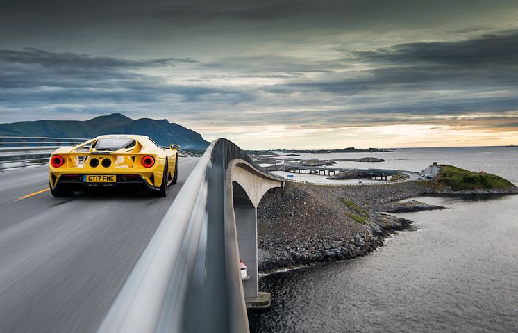 Verdens smukkeste rute – den norske kyststrækning i Ford GT
