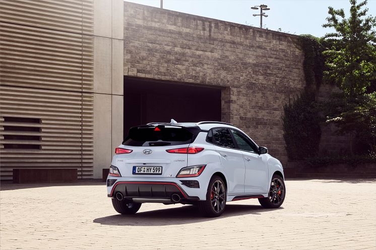 hyundai-kona-n-test-drive-sonic-blue-static-01