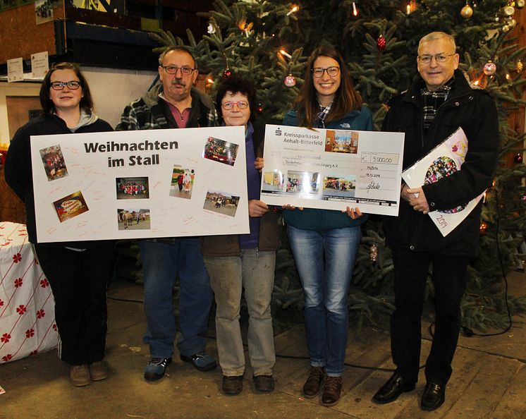 Aktion im Gut Mößlitz: "Weihnachten im Stall" - 9.000 Euro für Kinderhospiz Bärenherz