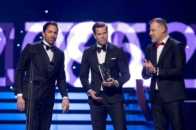Årets lag blev Tre Kronor, ishockey och priset togs emot av Joel Lundqvist, Viktor Fasth och Rikard Grönborg