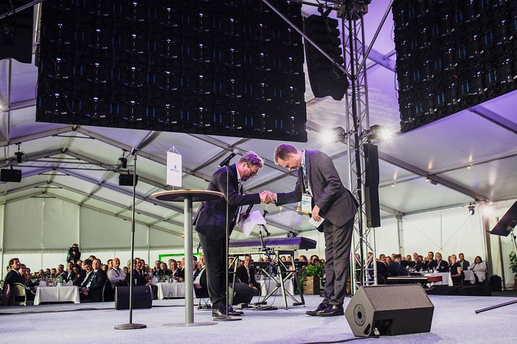 Jonas Backman, Chairman of the Donsö Foundation and Roger Holm President of Marine Business, Executive Vice President and member of the Board of Management, Wärtsilä Corporation.