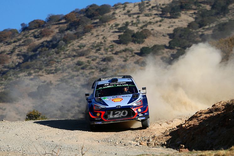 Hyundai Motorsport på pallen i Rally México.