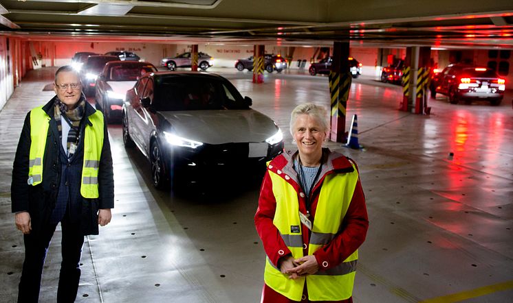 Administrerende direktør Per Gunnar Berg og informasjonsdirektør Anne Sønsteby i Ford Motor Norge, Drammen Havn 28. april 2021 Mustang Mach-E