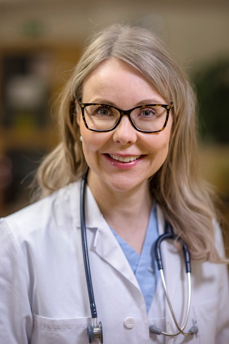 Christina West porträtt