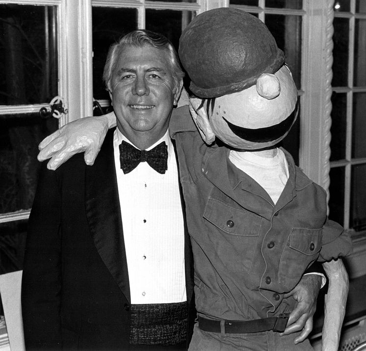 Basserne 70 år – Mort Walker og Fup.jpg
