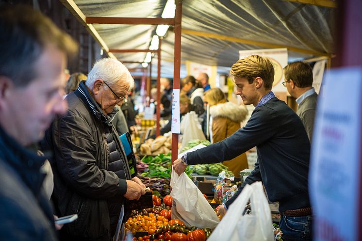 Matutställare och hantverkare samlas i Magasinet