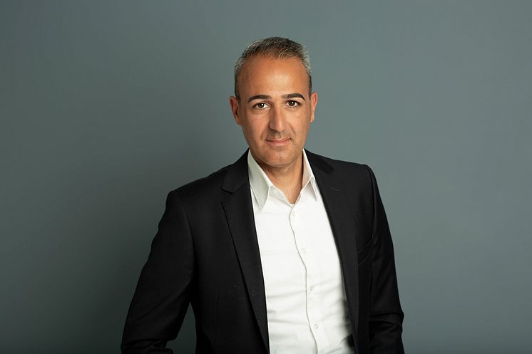 Mikail Canoglu, Head of Global Consulting der xSuite Group. Bild_Fotostudio Cornelia Hansen