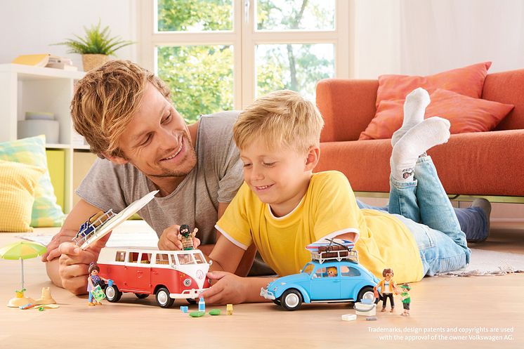 Neu bei PLAYMOBIL: Volkswagen T1 Camping Bus und Volkswagen Käfer