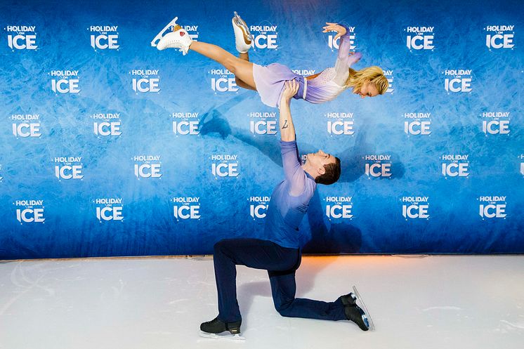 Paarlauf-Olympiasieger und Weltmeister Aljona Savchenko und Bruno Massot als Gaststars bei HOLIDAY ON ICE