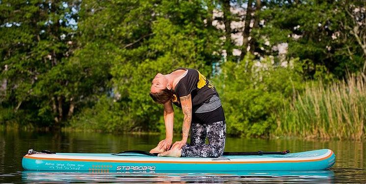 Yogobe samlar även Sup-yogaklasser runt om i landet.