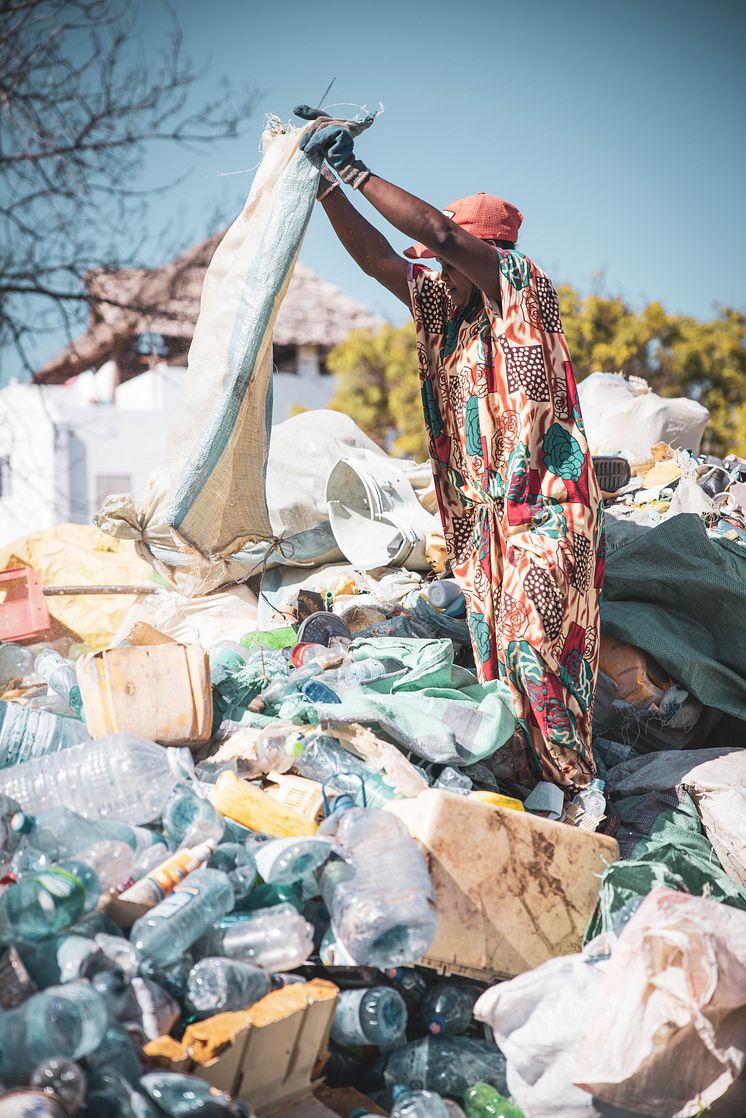 Plastic waste sorting at Lamu material recovery centre, Kenya. Image by Umber Studios