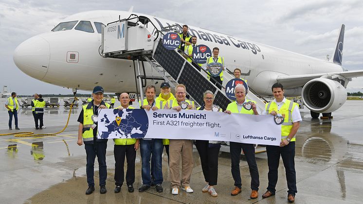 inaugural_flight_MUC_IST_Team.jpg