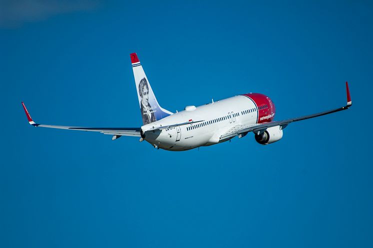 Norwegian's 737-800 LN-DYS