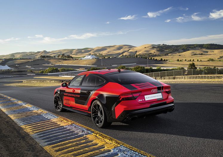 Audi RS 7 piloted driving concept (2015 Robby) rear left side