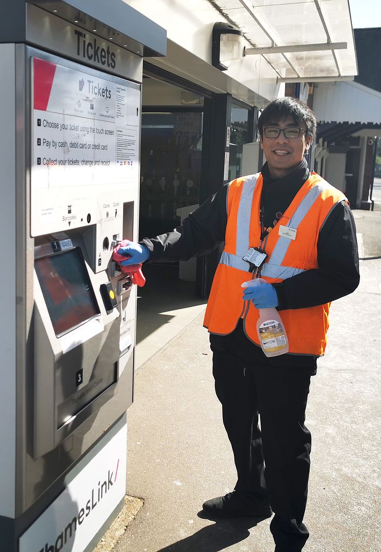 Careful cleaning at Harpenden station on the Thameslink network