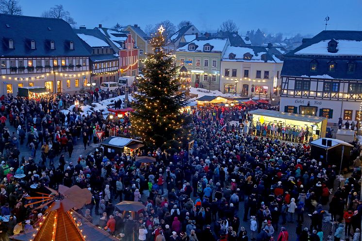 Marktplatz zur Zwoenitzer Lichtmess©Stadt Zwoenitz