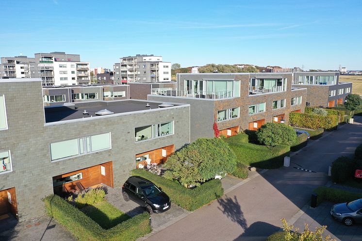 Skifferhusen i Maria Park Helsingborg med takskifferfasader. Arkitekt Wingårdhs