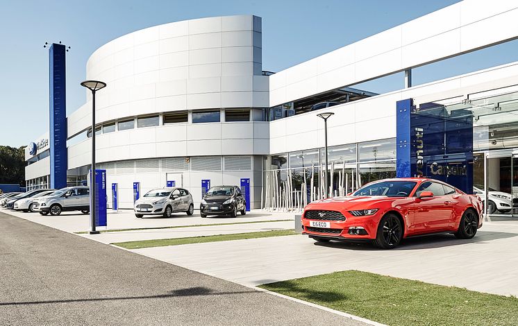 FordStores inntar Norge