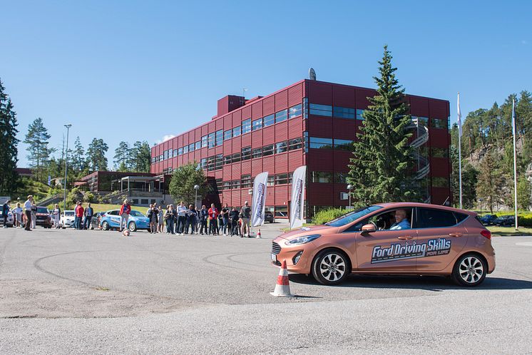 Fra pressekonferansen hvor Ford Motor Norge og forsikringsselskapet If lanserer et unikt opplæromgsprogram for unge sjåfører Ford Driving Skills for Life