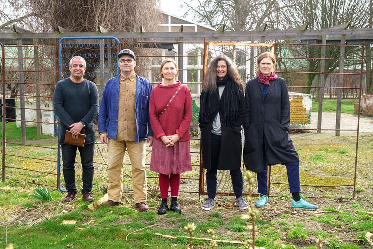 De professionella konstnärer som arbetar i projektet är Jafer Taoun, Richard Johansson, Mette Björnberg, Lena Ignestam och Carina Zunino