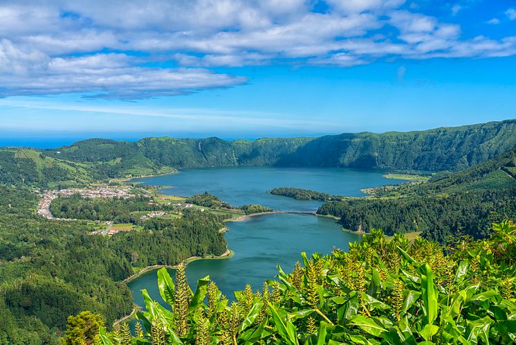 Azores Twin lakes.jpg