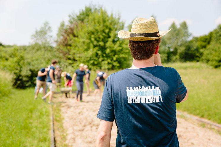 Im Team viel bewegen - Verschönerung des Generationenparks Volkhoven Weiler