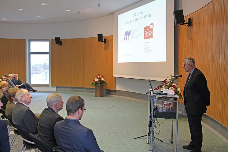 Technische Hochschule Wildau und IHP – Leibniz-Institut für innovative Mikroelektronik Frankfurt (Oder) feiern zehnjährige Kooperation