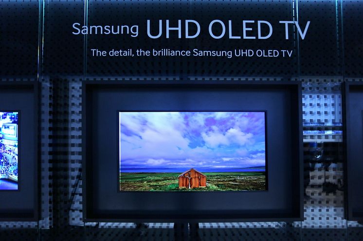 UHD OLED TV