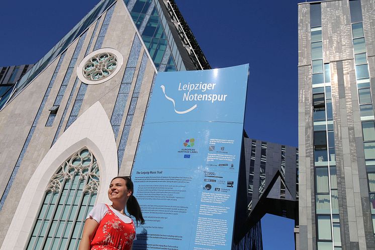 Stele der Leipziger Notenspur vor der Universität Leipzig