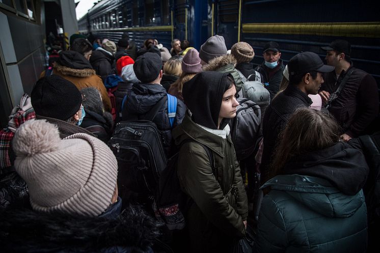 UNDP_Ukraine_Kyiv_railway_station_poverty_war_2022.jpeg