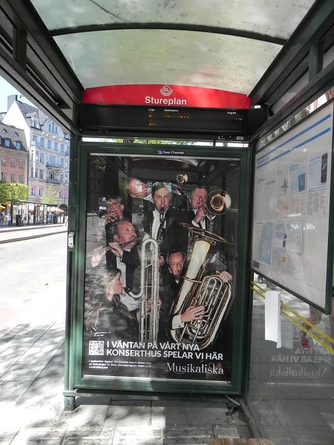 Blåsarsymfonikerna spelar för bussresenärer