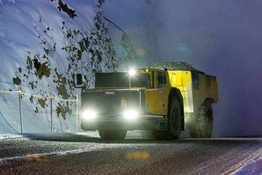 Epiroc Minetruck MT42 Battery i Kittilä.jpg