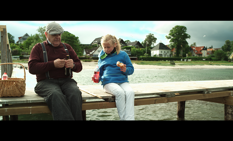 Molly Berg Philips och Erik Nielsen i Humlebaek ovanför Öresund