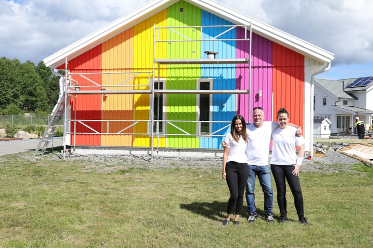 Jennifer Johansson, marknadschef Älvsbyhus, Christian Gerdes Pride & Viktoria Hejeryd Pride