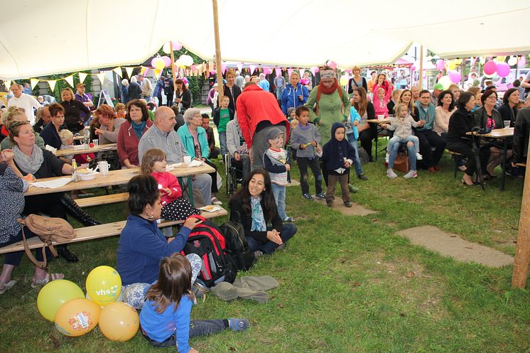 Tag der offenen Tür im Kinderhospiz: Bärenherz-Familienfest lockt mehr als 1.500 Besucher in den Kees’schen Park