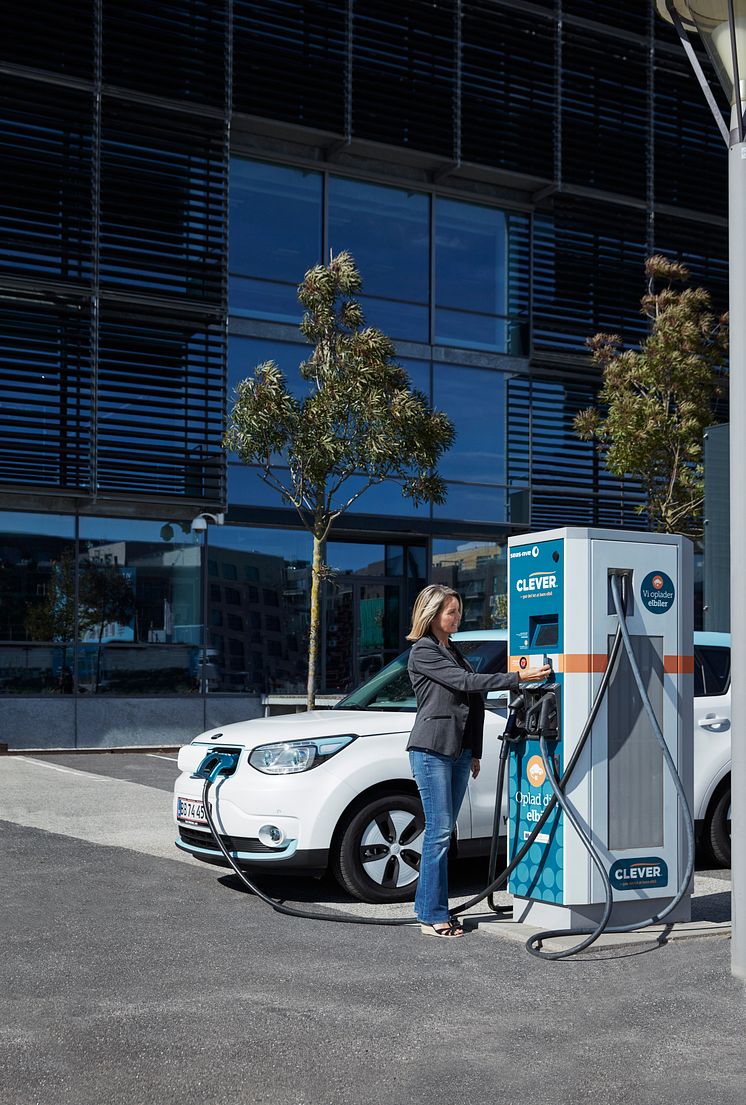 Med elbiloperatøren CLEVER som partner kan KIA nu tilbyde fremtidige kunder af el- og plug-in hybridbiler ubegrænset strøm til én fast pris.