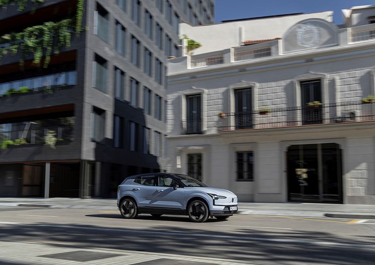 Volvo_EX30_Cloud_Blue_Exterior