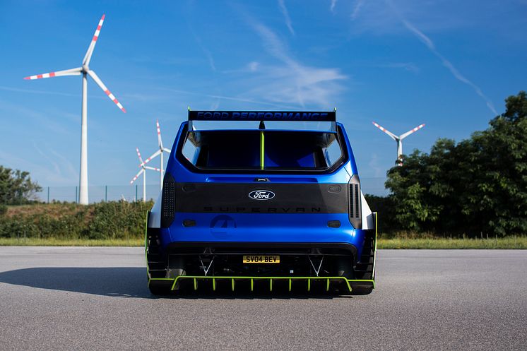 Ford Pro Electric SuperVan 2022 (51)