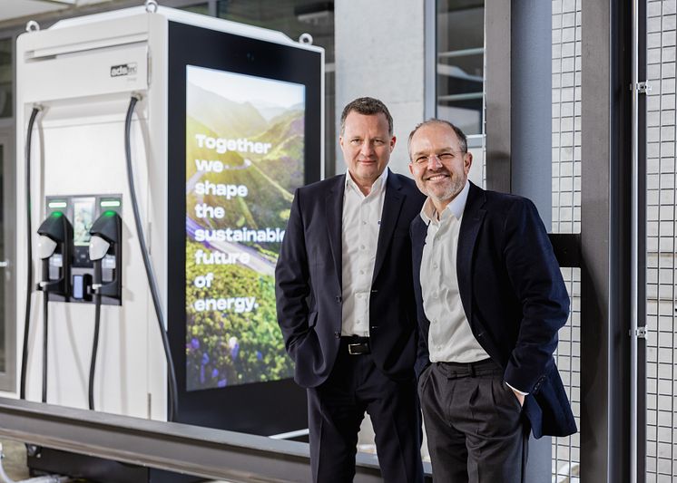 ADS-TEC Energy CEO Thomas Speidel (l) und Oliver Kaul announces strategic partnership