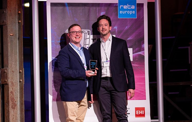 Auszeichnung reta-Award_Ubica Robotics und dm-drogerie markt
