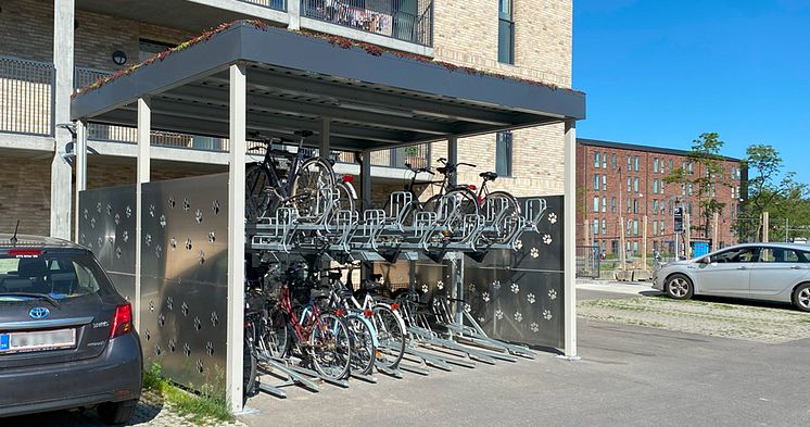 biobag-zenzo-cykeloverdaekning-med-cykelstativ-i-to-etager.jpg