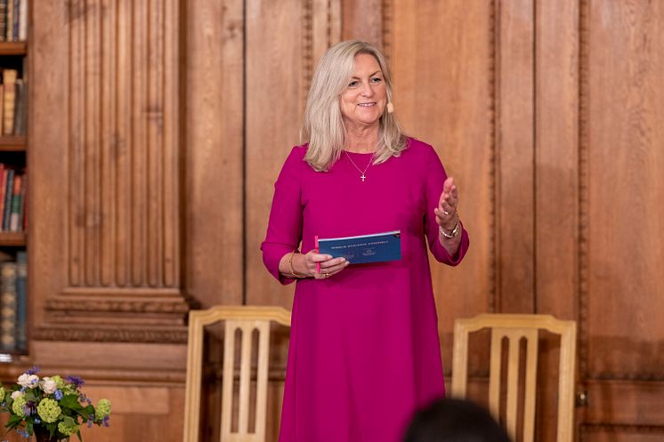 Kate Griggs, VD och grundare av Made By Dyslexia, talar vid World Dyslexia Assembly Stockholm