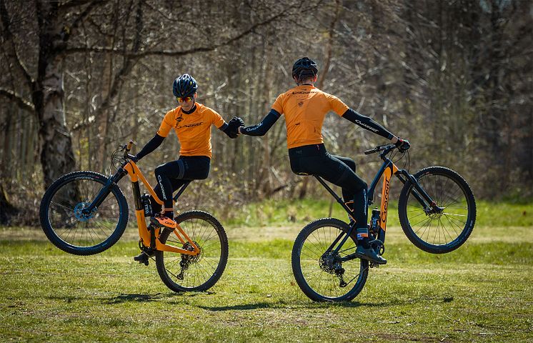 Crescentcyklisterna Samuel Örnborg och Casper Johansson