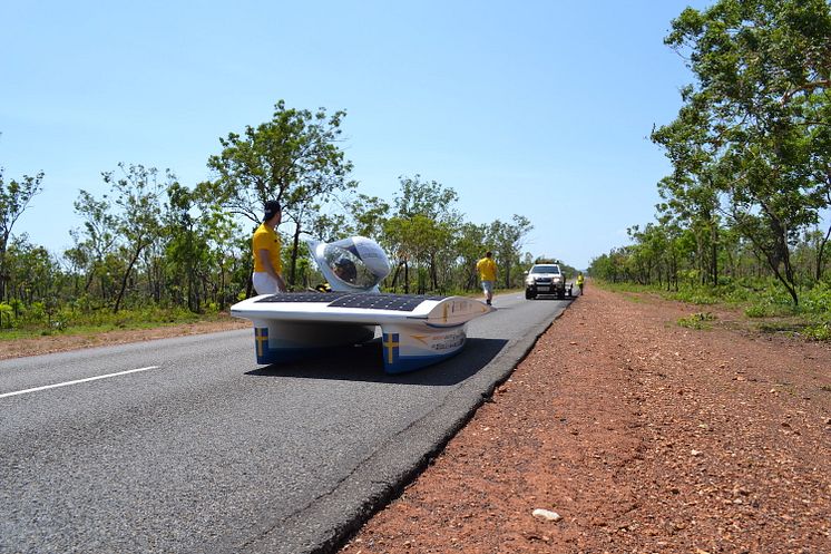 Solbilen testkörs i Darwin